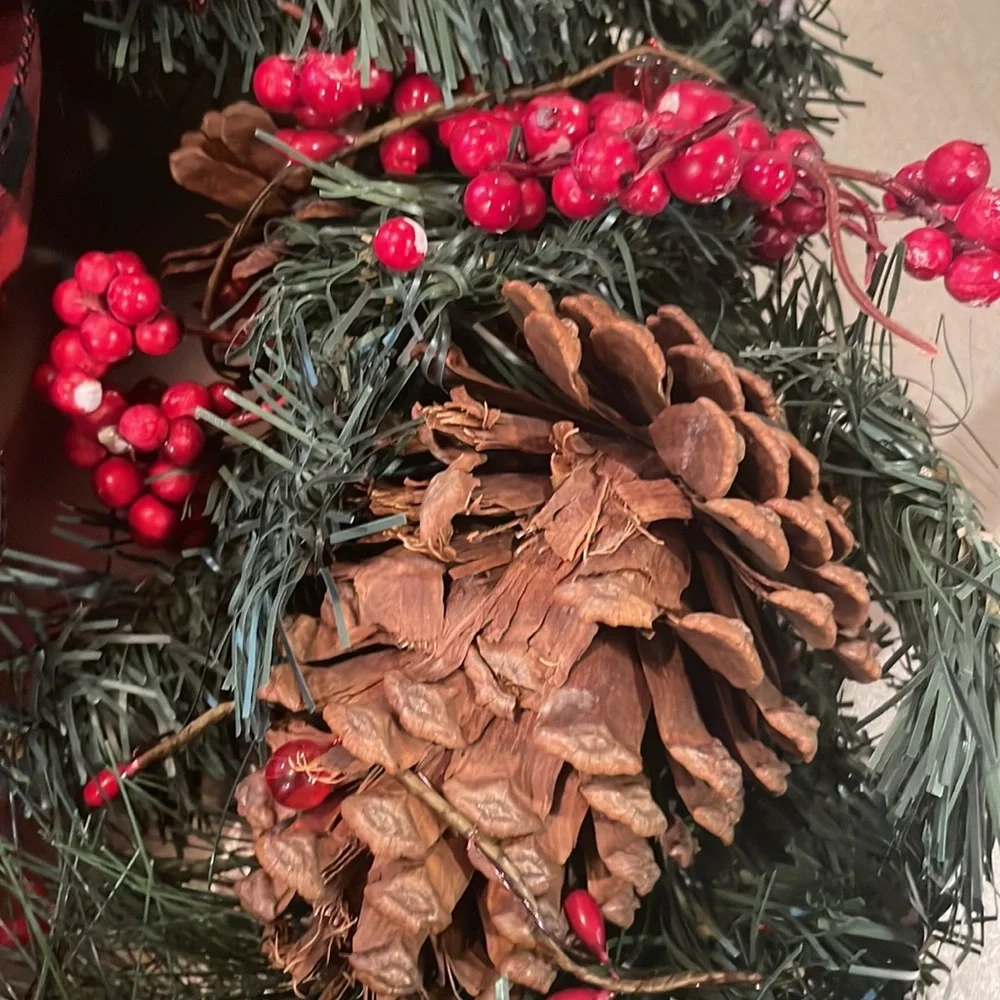 NEW Christmas holiday battery operated wreath with buffalo plaid ribbon 16